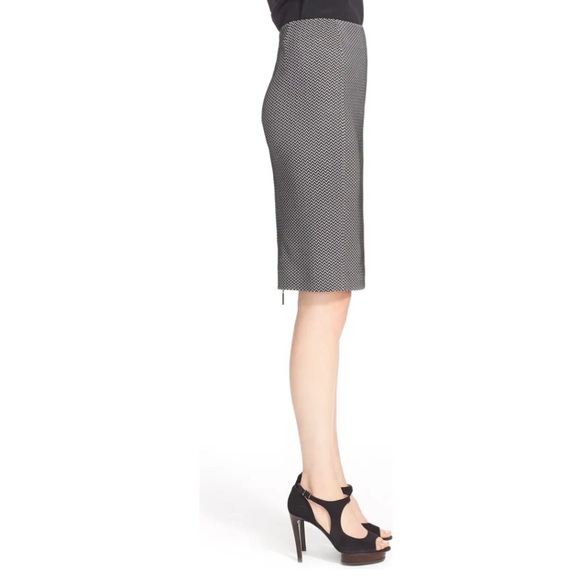 Armani Collezioni Chevron Print Jacquard Pencil Skirt high waisted full zip - Picture 3 of 12